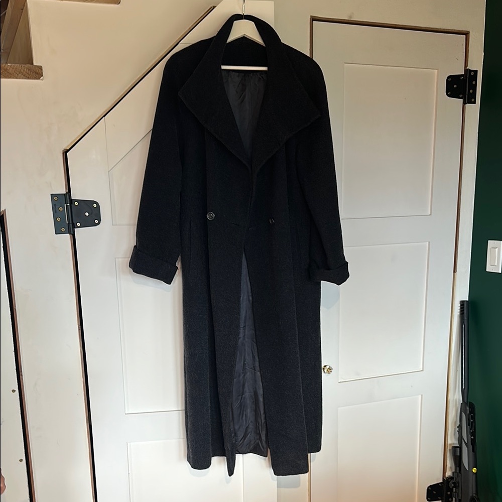 Burberry Black Maxi-Length Trench Coat Classic Design